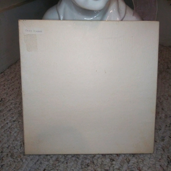 Vintage Deadstock Sun Lawn Made In Ireland Floral Embroidered Handkerchiefs - Picture 5 of 6